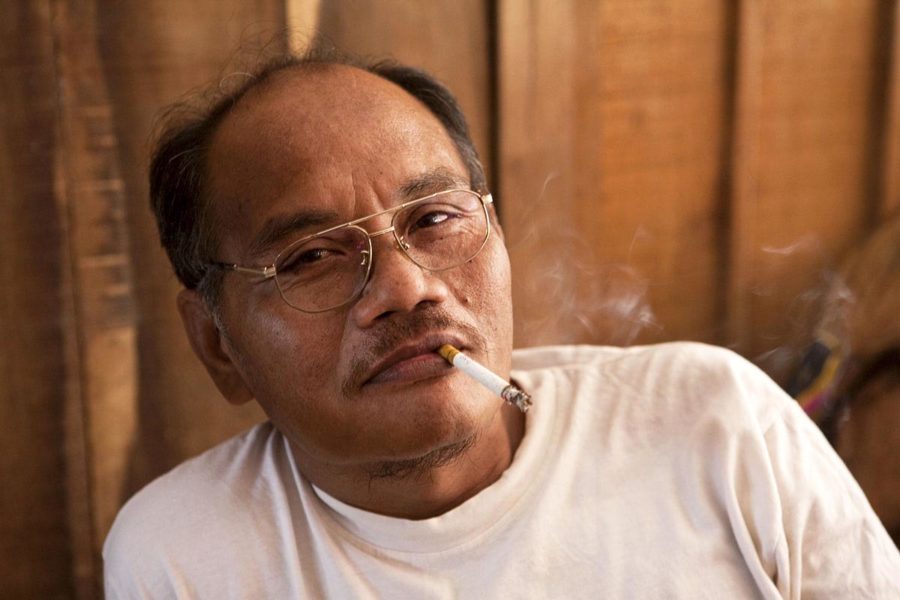 smoking kretek